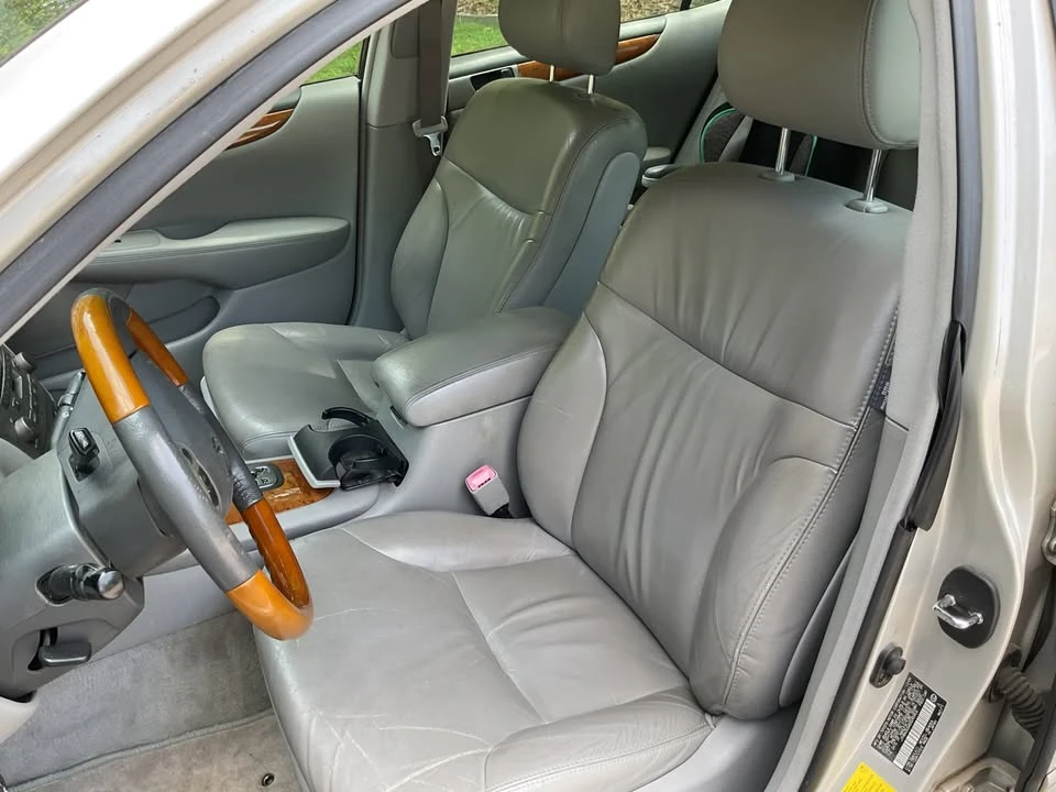 2005 Lexus ES 4th Gen - Image 7 of 9