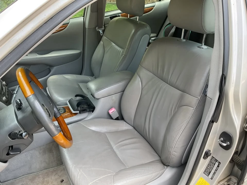 2005 Lexus ES 4th Gen - Image 8 of 9