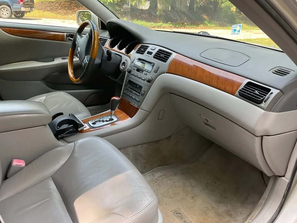 2005 Lexus ES 4th Gen - Image 5 of 9