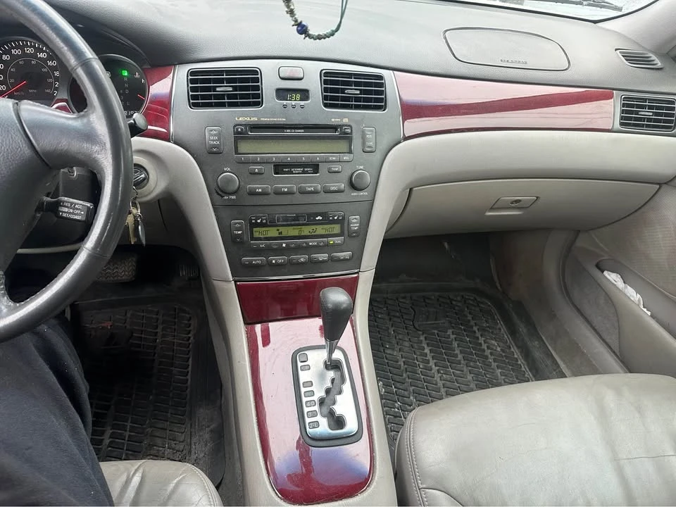 2005 Lexus ES 3rd Gen - Image 12 of 12