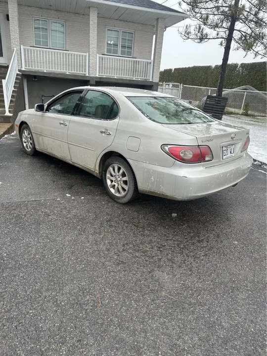 2005 Lexus ES 3rd Gen - Image 5 of 12