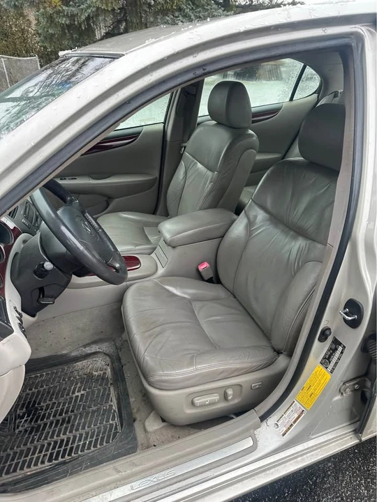 2005 Lexus ES 3rd Gen - Image 10 of 12