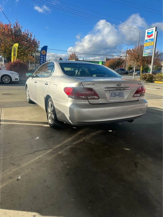 2005 Lexus ES 3rd Gen - Image 2 of 7