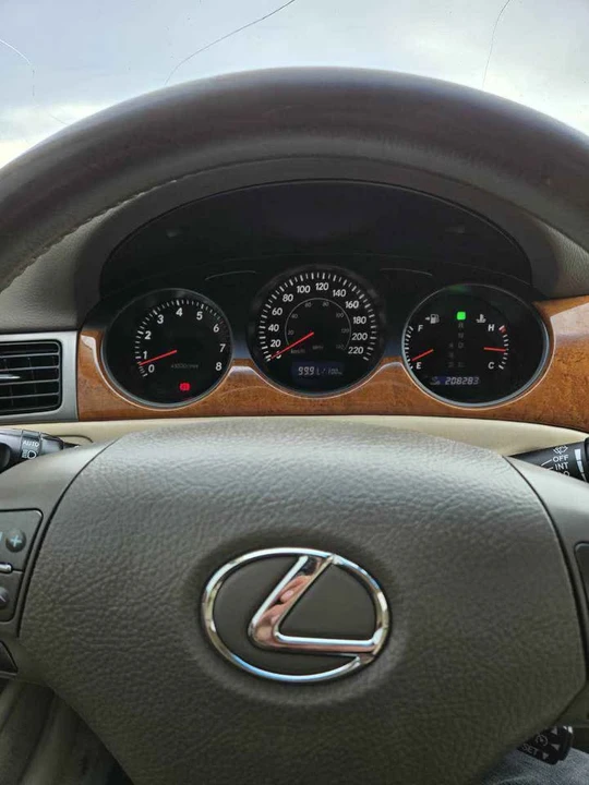 2005 Lexus ES 4th Gen - Image 9 of 11
