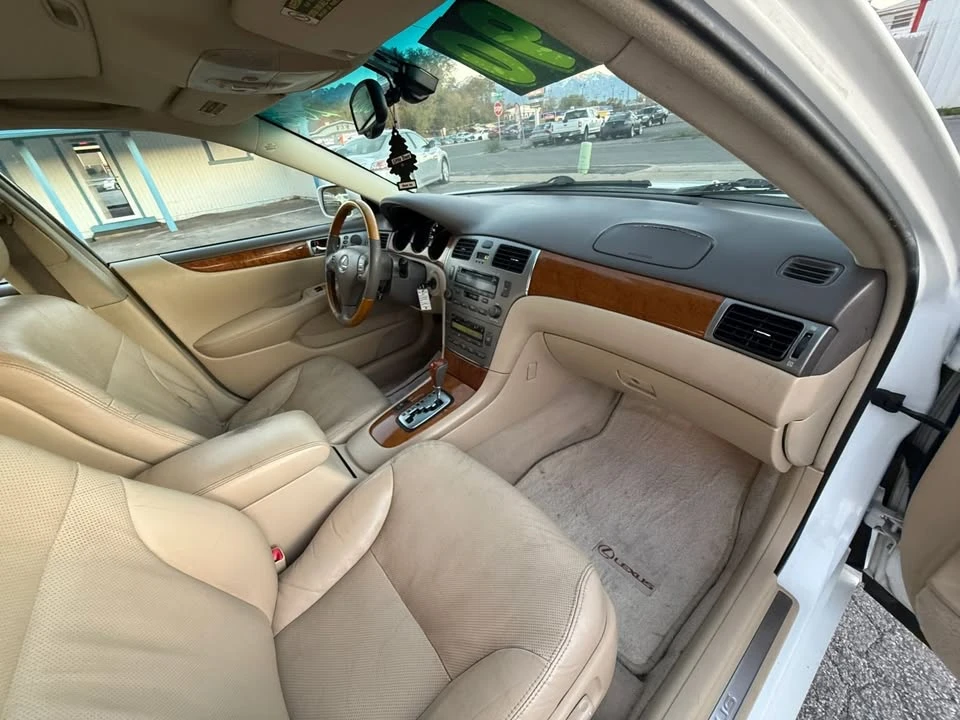 2005 Lexus ES 4th Gen - Image 16 of 20