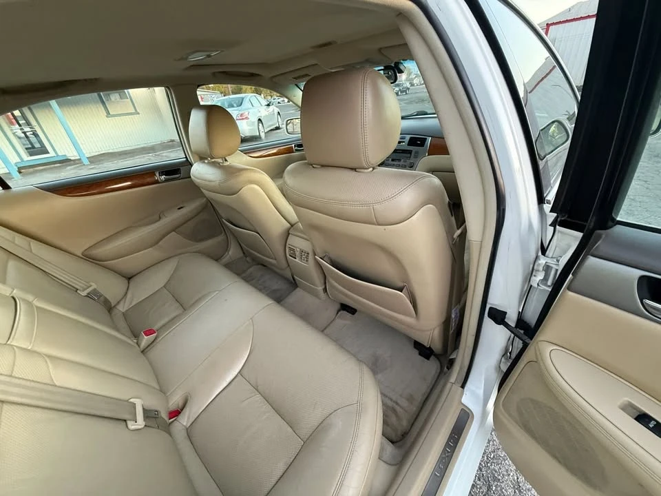 2005 Lexus ES 4th Gen - Image 19 of 20