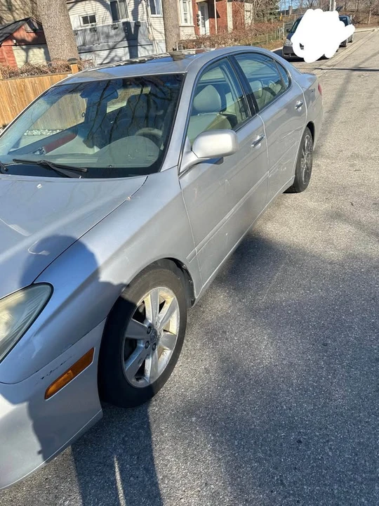 2005 Lexus ES 4th Gen - Image 2 of 3