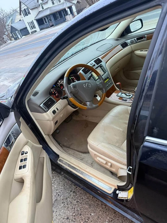 2005 Lexus ES 4th Gen - Image 4 of 4