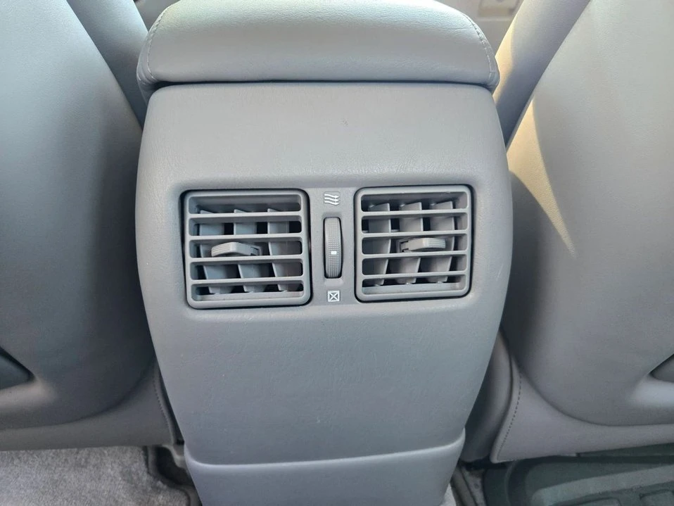 2005 Lexus ES 4th Gen - Image 12 of 20