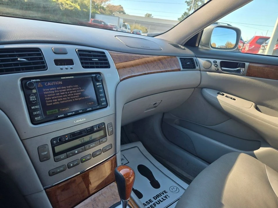 2005 Lexus ES 4th Gen - Image 16 of 20