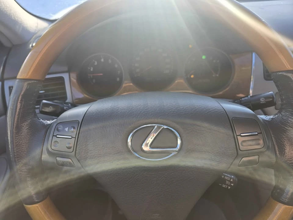 2005 Lexus ES 4th Gen - Image 15 of 19