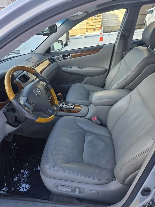 2005 Lexus ES 4th Gen - Image 14 of 19