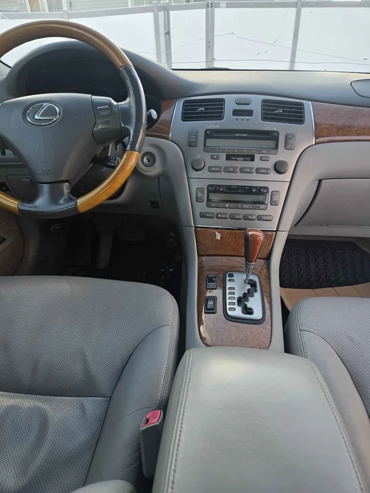 2005 Lexus ES 4th Gen - Image 8 of 19