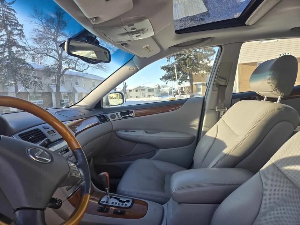 2005 Lexus ES 4th Gen - Image 16 of 19