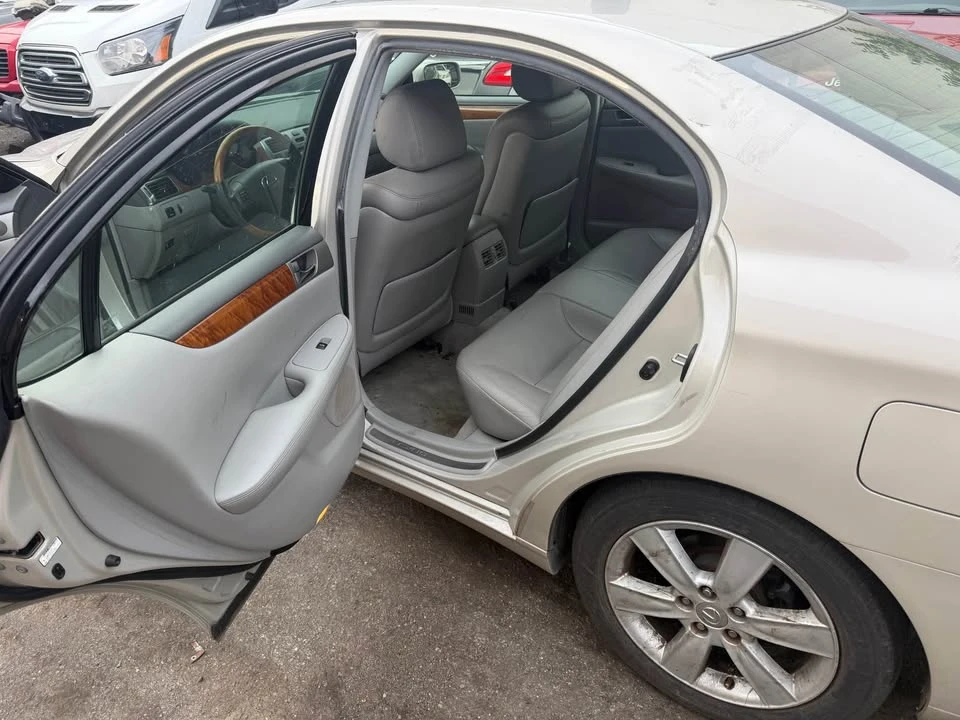 2005 Lexus ES 4th Gen - Image 4 of 7
