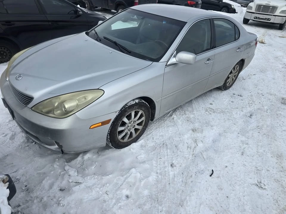 2005 Lexus ES 3rd Gen - Image 5 of 10