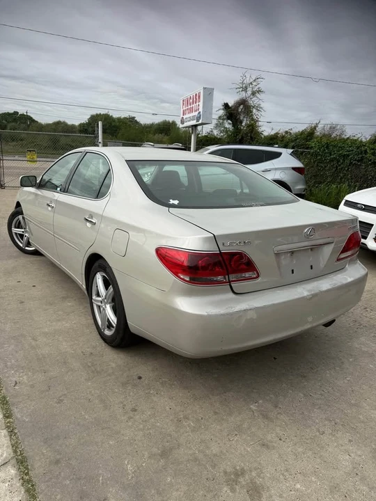 2005 Lexus ES 4th Gen - Image 3 of 12