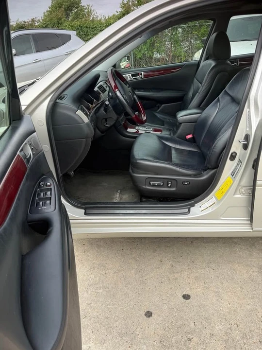 2005 Lexus ES 4th Gen - Image 10 of 12