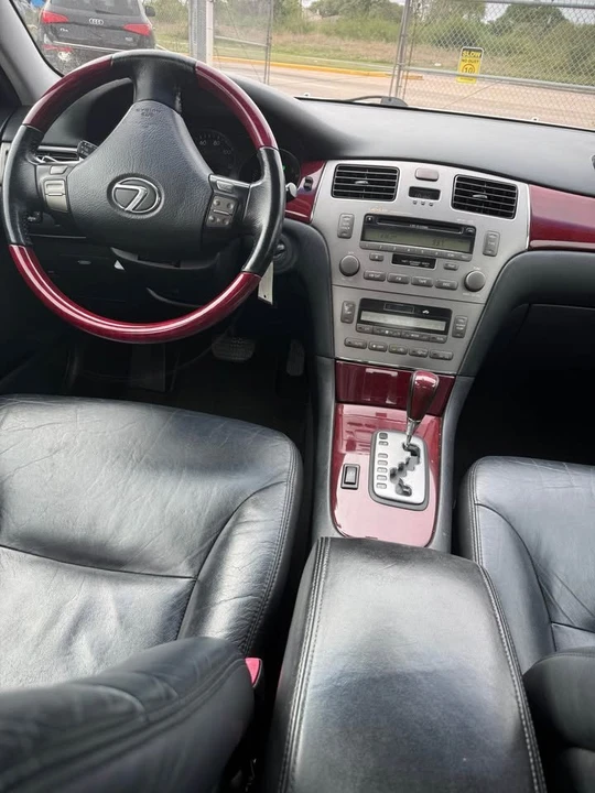 2005 Lexus ES 4th Gen - Image 8 of 12