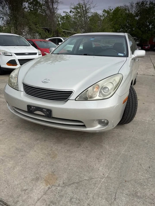 2005 Lexus ES 4th Gen - Image 2 of 12