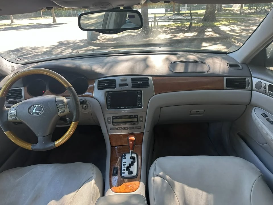 2005 Lexus ES 4th Gen - Image 12 of 16