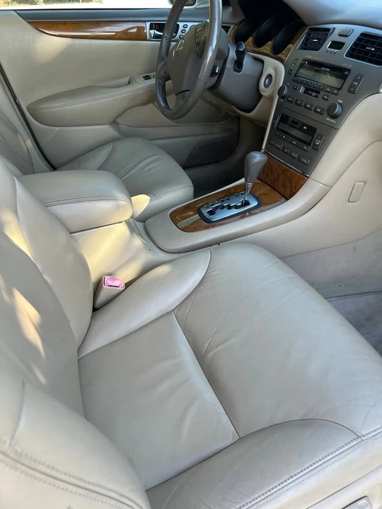 2005 Lexus ES 4th Gen - Image 14 of 16