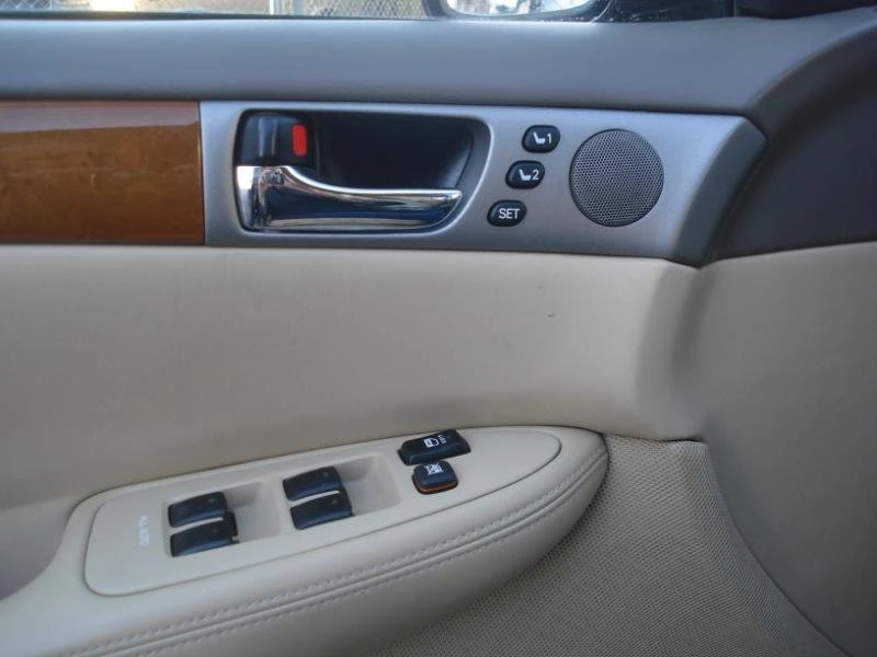 2005 Lexus ES 3rd Gen - Image 14 of 20