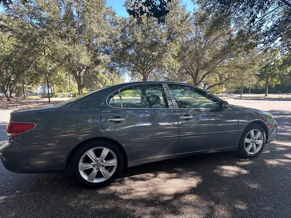 2005 Lexus ES 4th Gen - Image 4 of 16