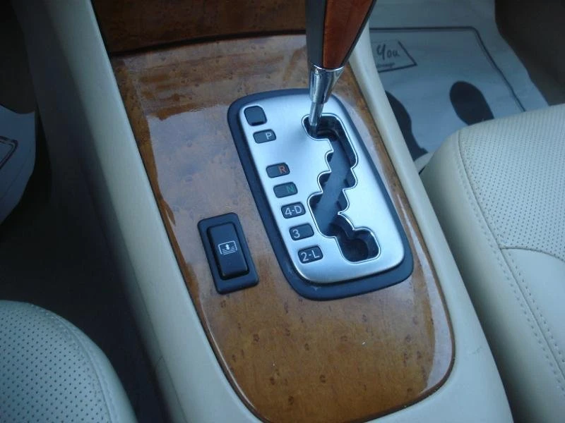 2005 Lexus ES 3rd Gen - Image 13 of 20