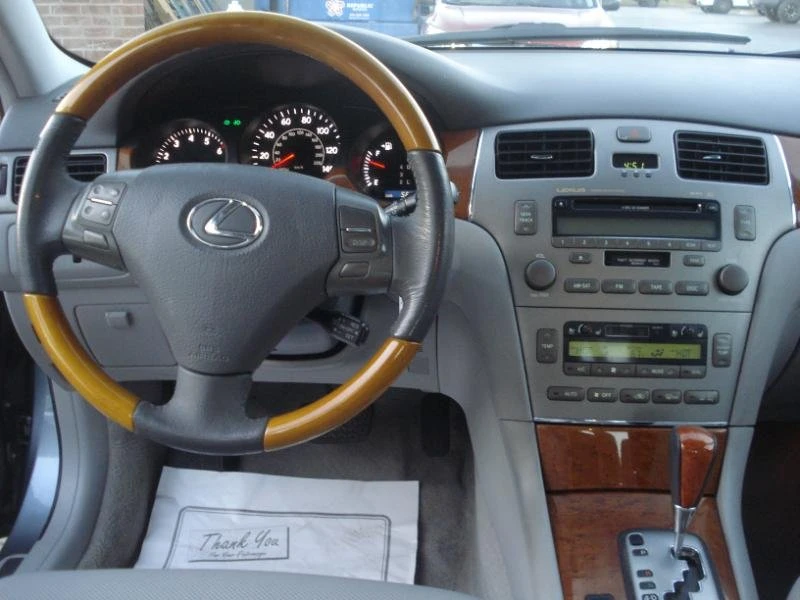 2005 Lexus ES 3rd Gen - Image 9 of 20