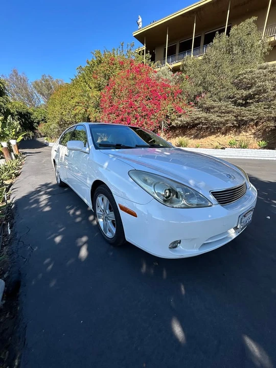 2005 Lexus ES 4th Gen - Image 3 of 16