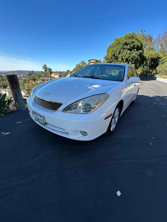 2005 Lexus ES 4th Gen - Image 2 of 16