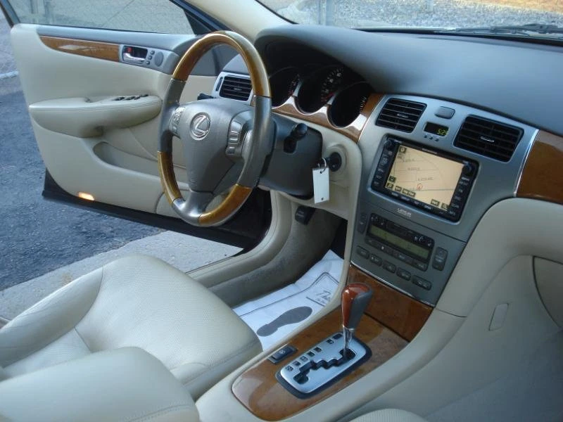 2005 Lexus ES 3rd Gen - Image 11 of 20