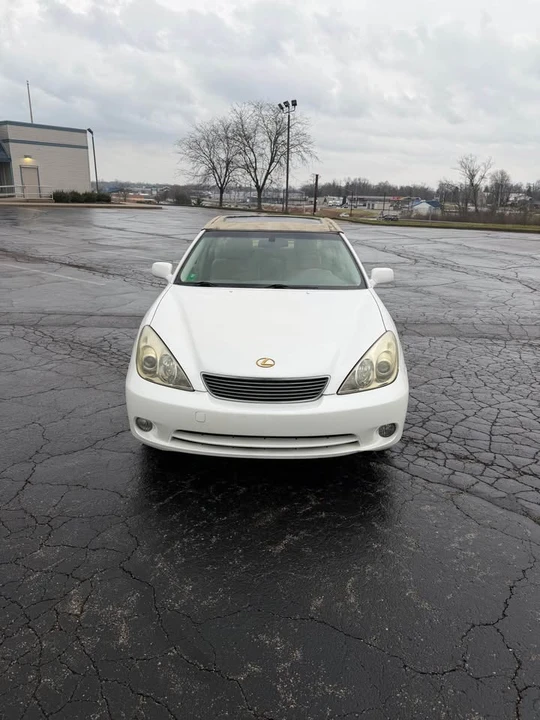2005 Lexus ES 3rd Gen - Image 4 of 17