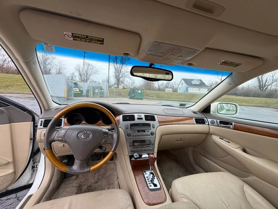 2005 Lexus ES 3rd Gen - Image 11 of 17