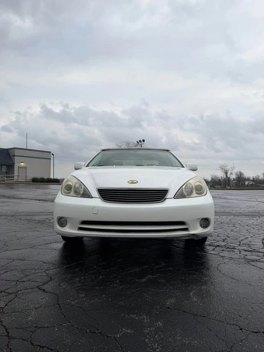 2005 Lexus ES 3rd Gen - Image 3 of 17