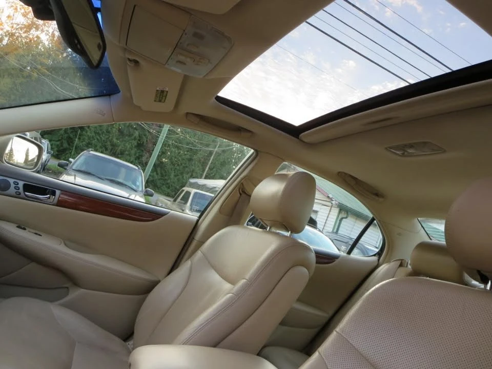 2005 Lexus ES 4th Gen - Image 5 of 9