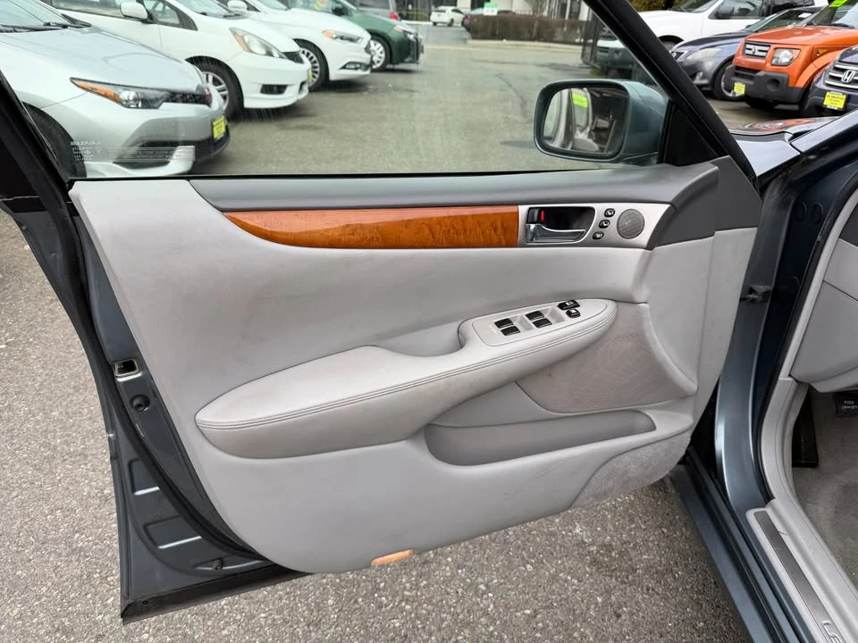 2005 Lexus ES 4th Gen - Image 18 of 20