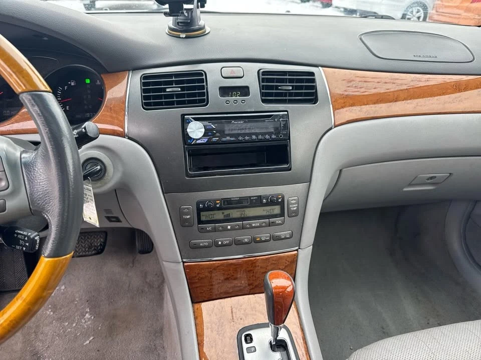 2005 Lexus ES 4th Gen - Image 10 of 11