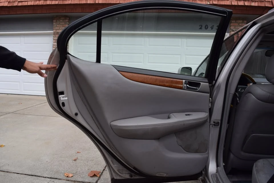 2005 Lexus ES 3rd Gen - Image 8 of 19
