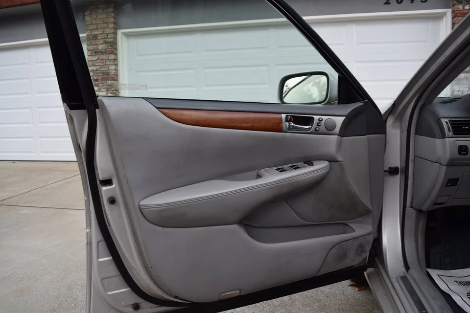 2005 Lexus ES 3rd Gen - Image 4 of 19
