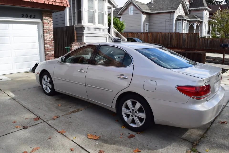 2005 Lexus ES 3rd Gen - Image 5 of 19
