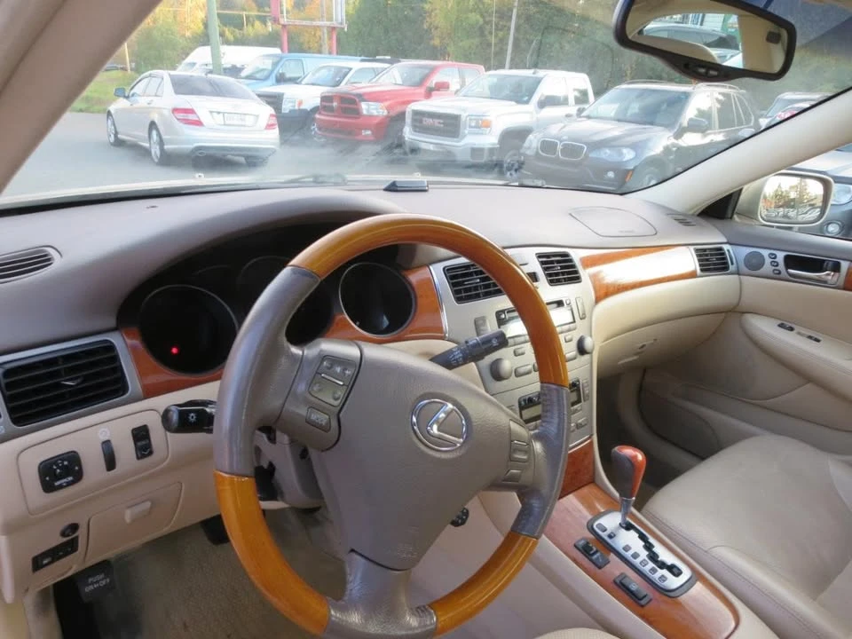 2005 Lexus ES 3rd Gen - Image 9 of 11