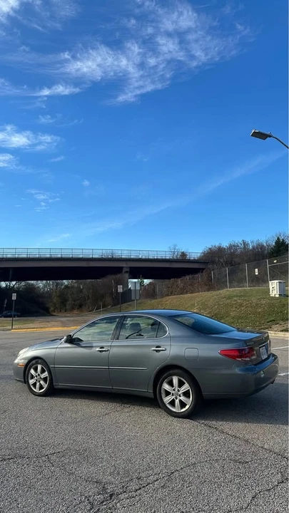 2005 Lexus ES 3rd Gen - Image 4 of 13