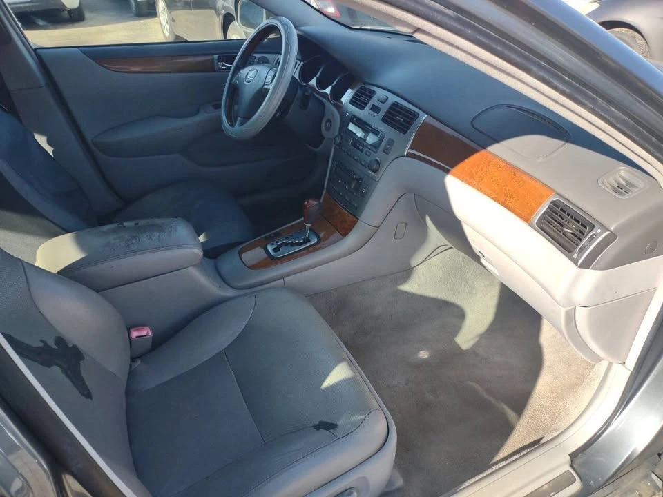 2005 Lexus ES 4th Gen - Image 10 of 15