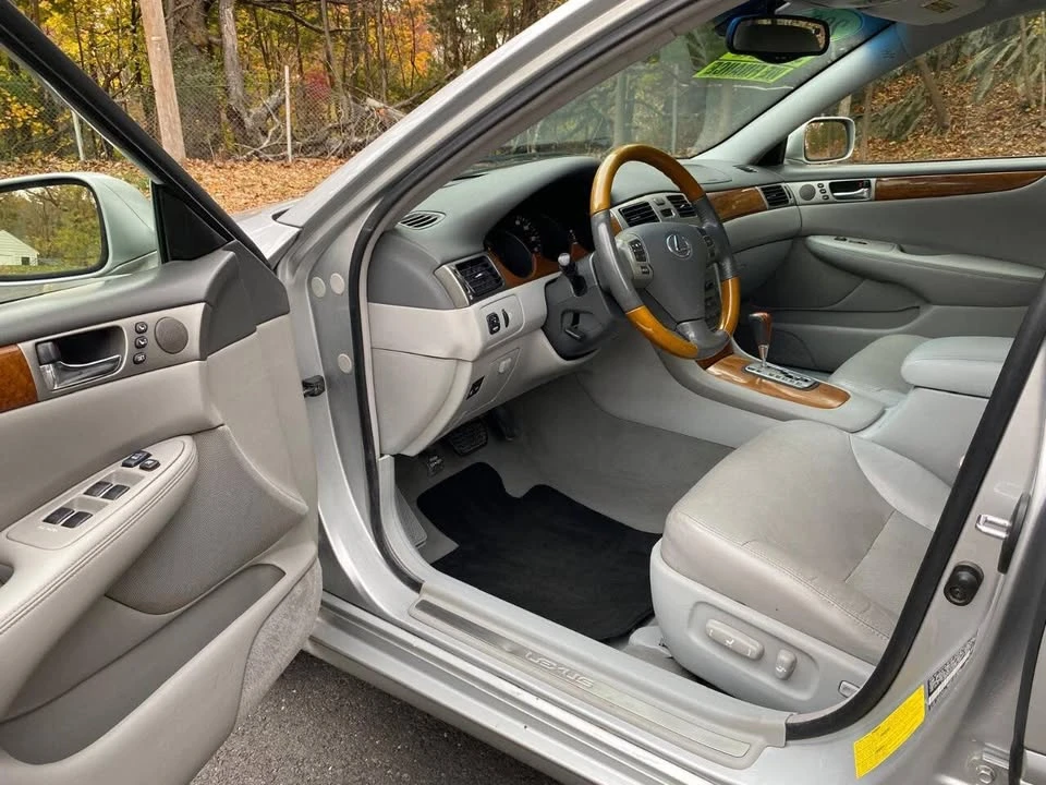 2005 Lexus ES 3rd Gen - Image 6 of 14