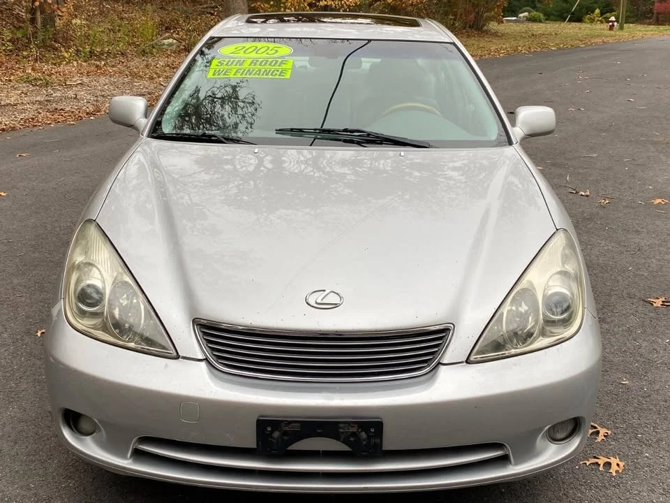 2005 Lexus ES 3rd Gen - Image 2 of 14
