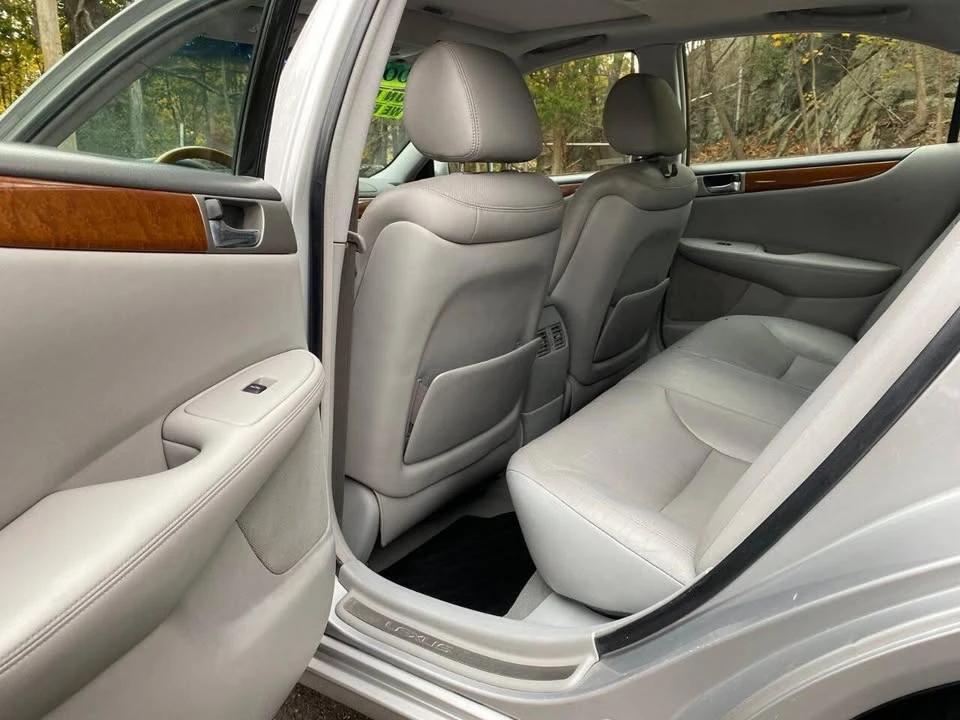 2005 Lexus ES 3rd Gen - Image 7 of 14