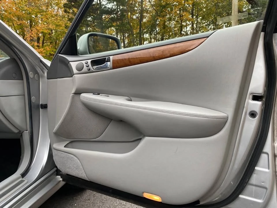 2005 Lexus ES 4th Gen - Image 14 of 18