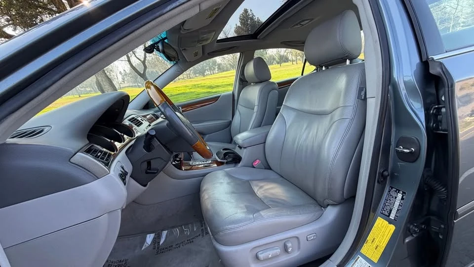 2005 Lexus ES 4th Gen - Image 12 of 13